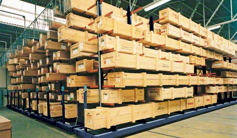 Cantilever racks on mobile bases