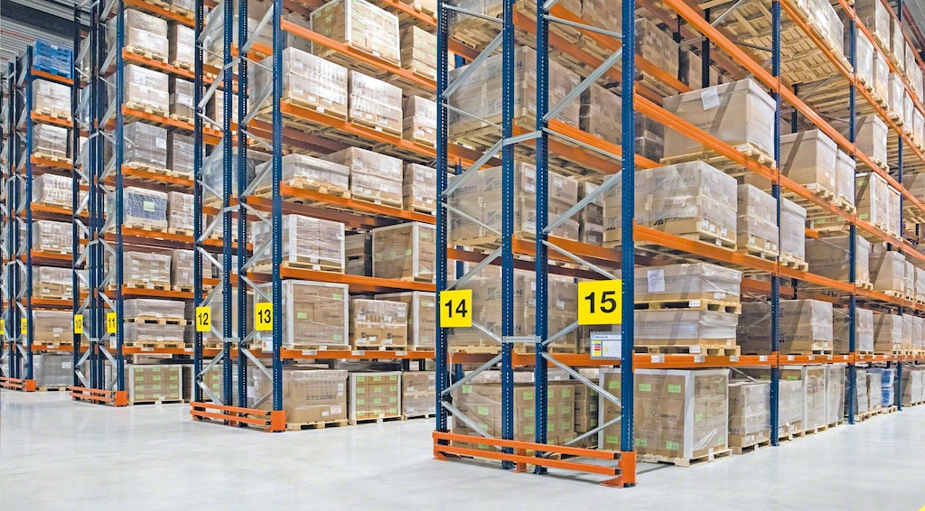 Conventional pallet racking | Pallet racking - Mecalux.com.au