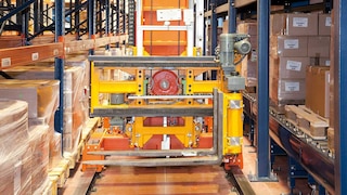 Case study Automatic Trilateral Stacker Crane: Disalfarm Case study Automatic Trilateral Stacker Crane: Disalfarm