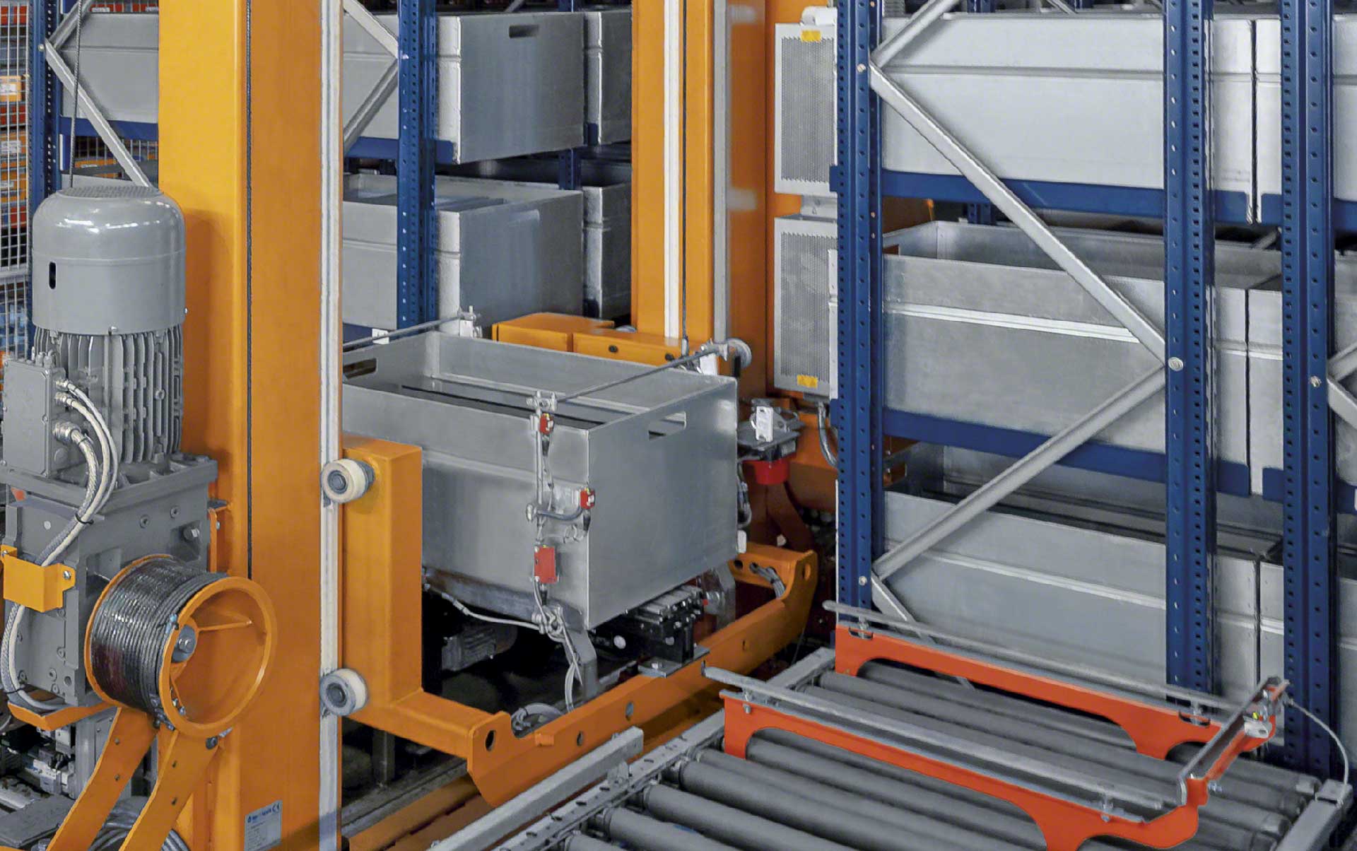 Automated storage of farming tools and gardening items Automated storage of farming tools and gardening items