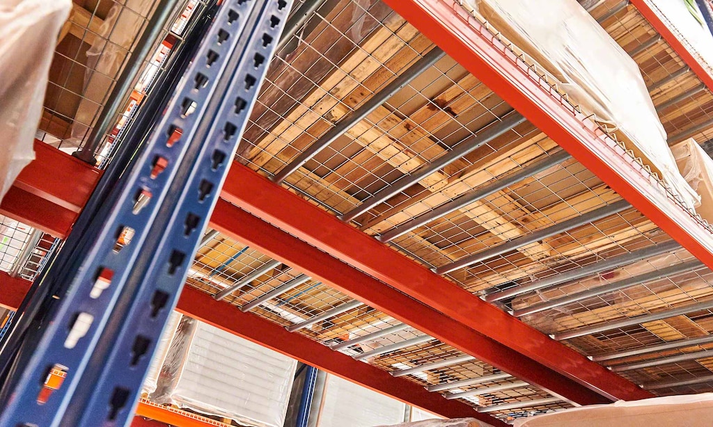 New warehouse of 3PL provider Codognotto with earthquake-proof pallet racking