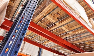 Codognotto: tall seismic pallet racking for a 3PL