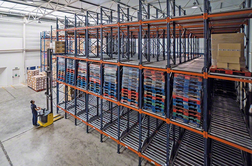 Shelving for picking shoe in the Gioseppo warehouse in Elche (Spain)