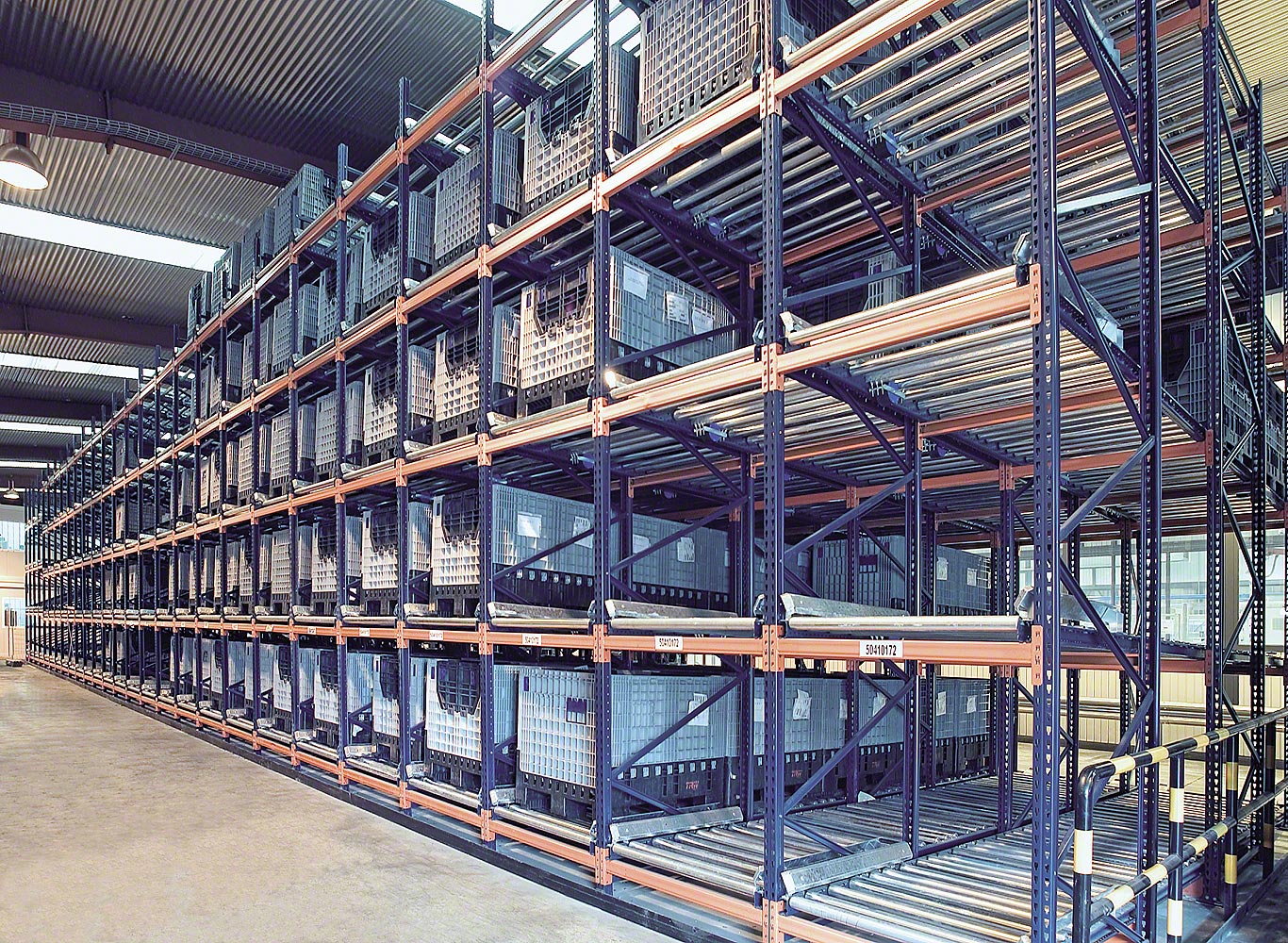 Live pallet racking